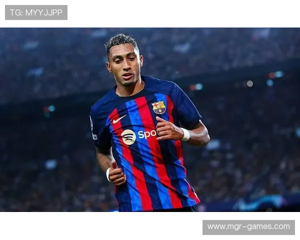 拉菲尼亚闪电突破惊艳全场,速度与爆发力成比赛亮点 拉菲尼亚闪电突破惊艳全场,速度与爆发力成比赛亮点